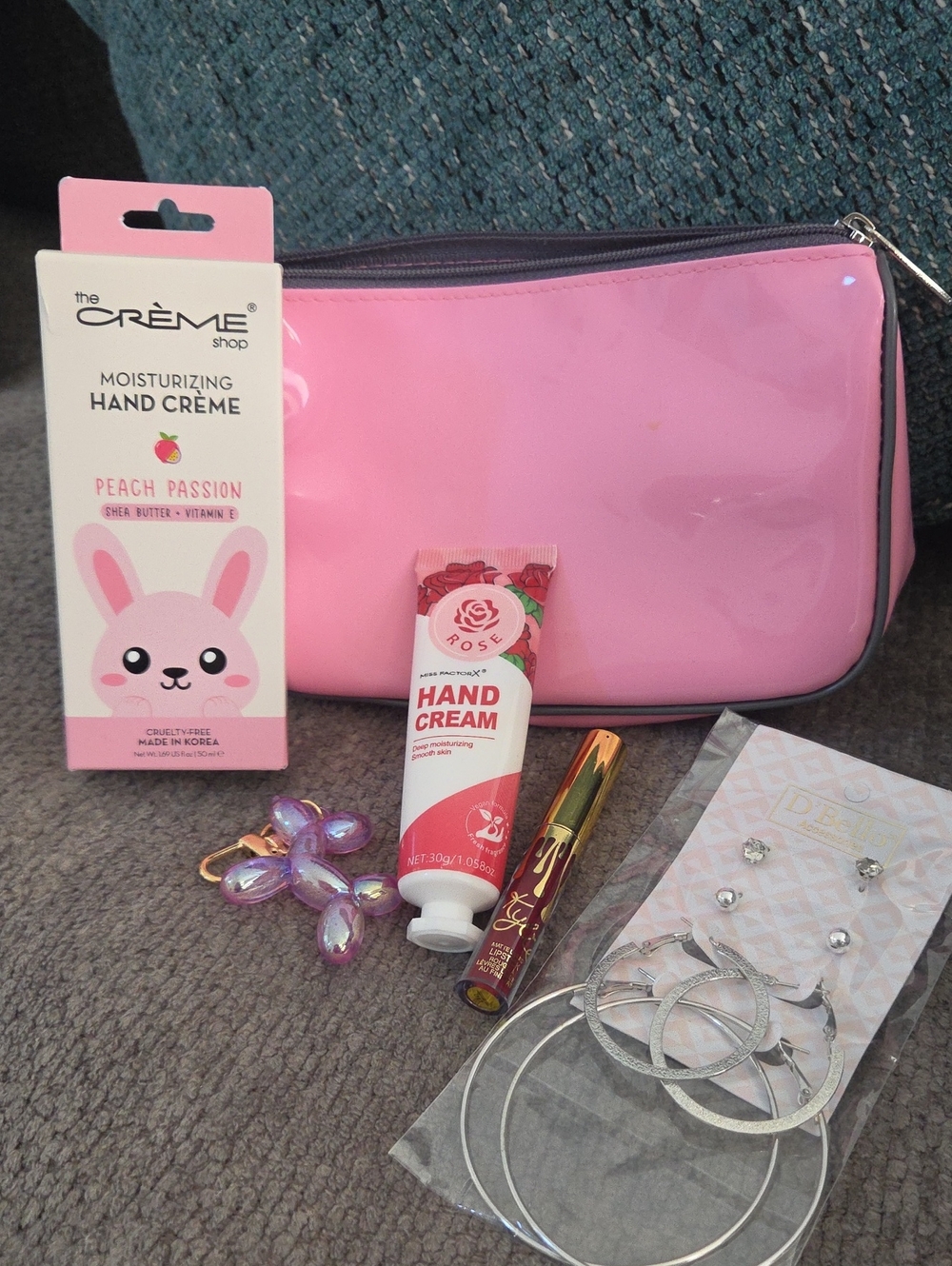 Beauty Bundle | Kylie Cosmetics Creme Shop, Hoop Earrings & Pouch
